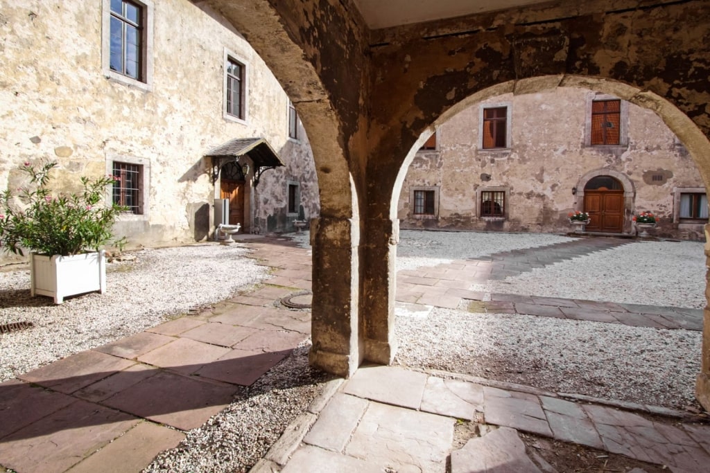 Rittergut Lucklum: Innenhof des Gutshauses Rittergut Lucklum: Innenhof des Gutshauses