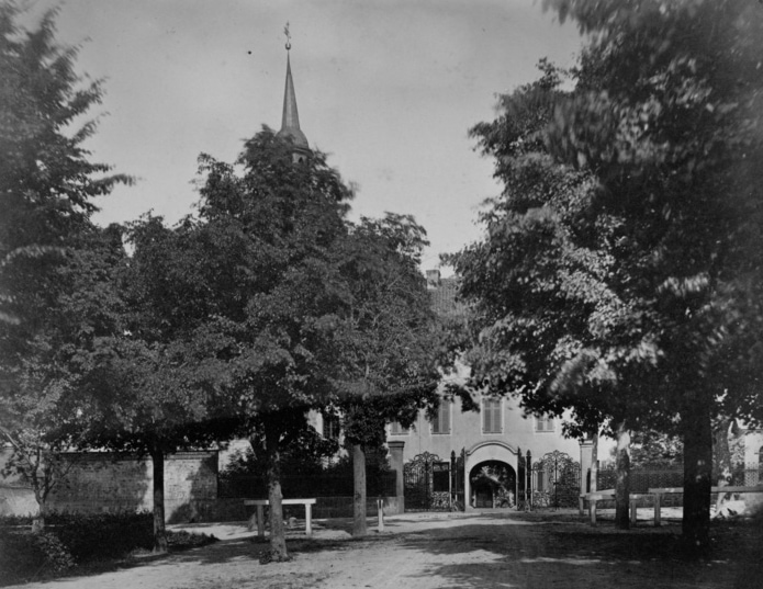 1905 Haupthaus West Tor